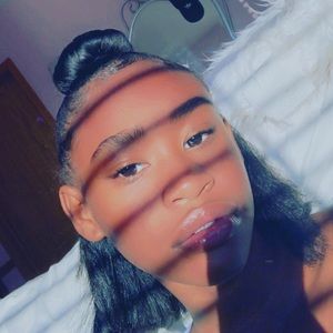 Meet your Posher, Aniya